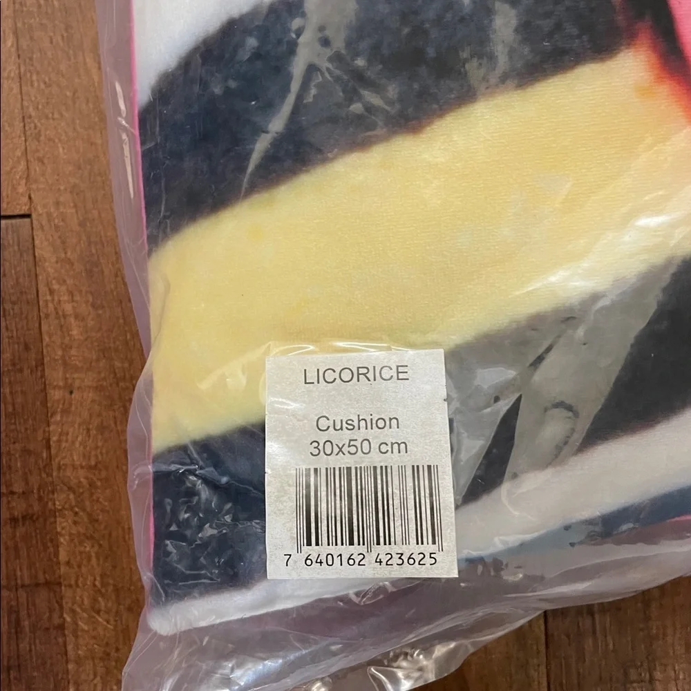 NWT So-Nu licorice pillow multicolored 11”x19” rectangular